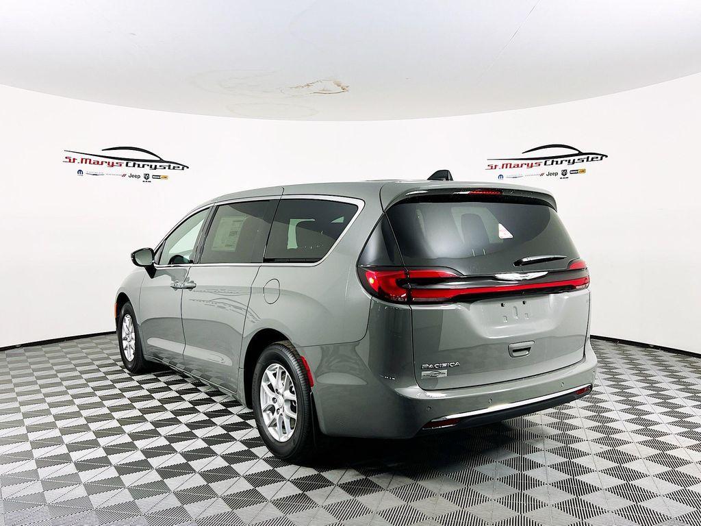 new 2025 Chrysler Pacifica car, priced at $42,422