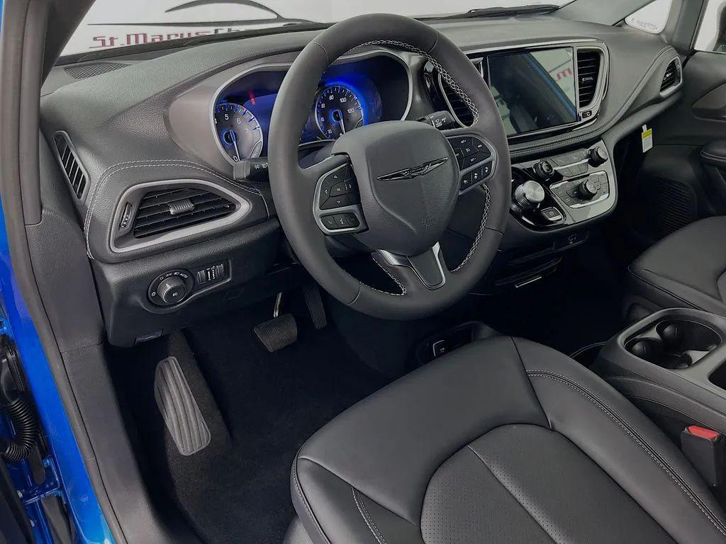 new 2026 Chrysler Pacifica car, priced at $46,360