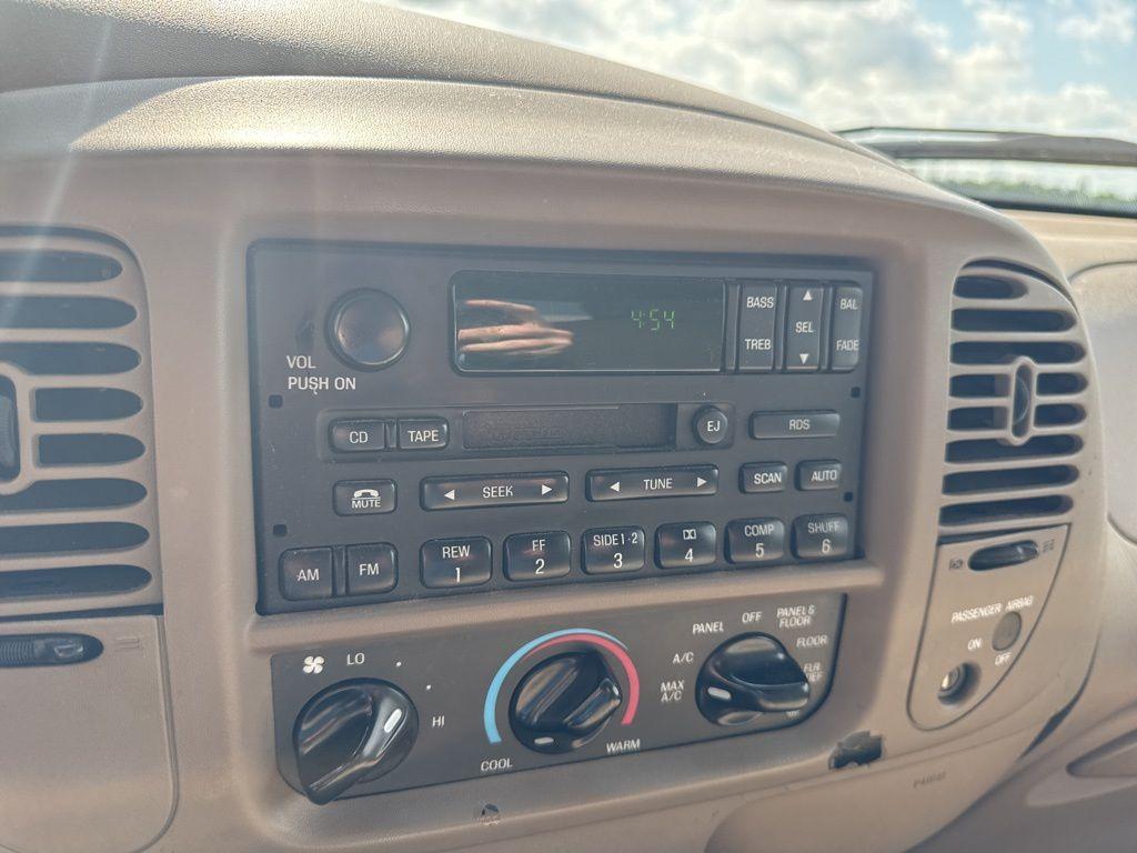 used 2001 Ford F-150 car, priced at $8,000