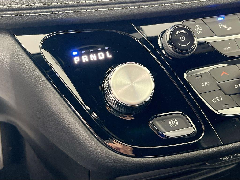 new 2025 Chrysler Pacifica car, priced at $42,422