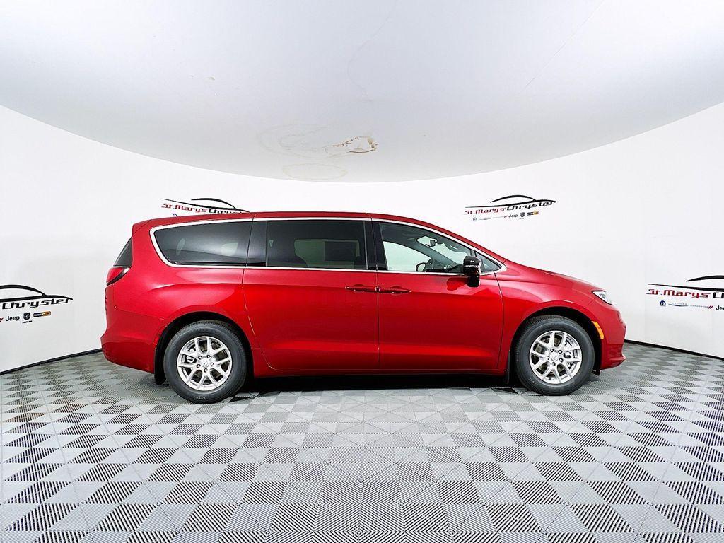 new 2025 Chrysler Pacifica car, priced at $42,422