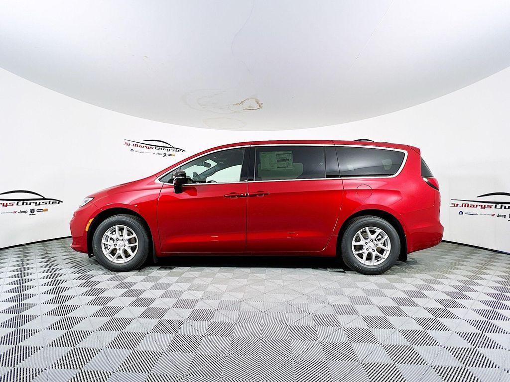 new 2025 Chrysler Pacifica car, priced at $42,422
