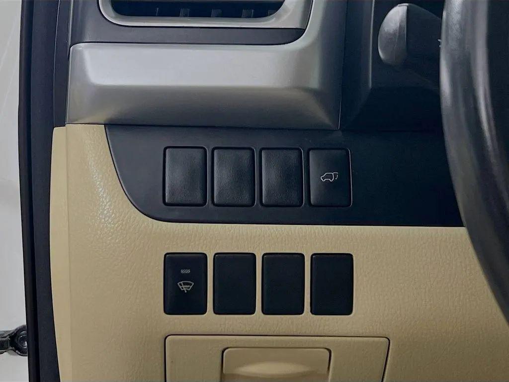 used 2015 Toyota Highlander car, priced at $14,500