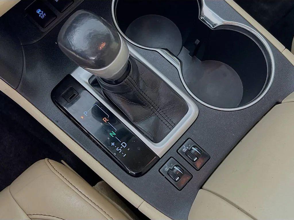 used 2015 Toyota Highlander car, priced at $14,500