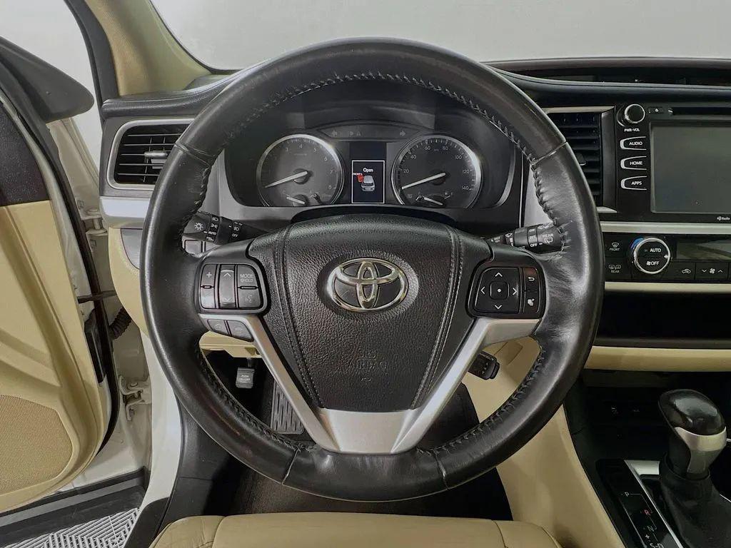 used 2015 Toyota Highlander car, priced at $14,500