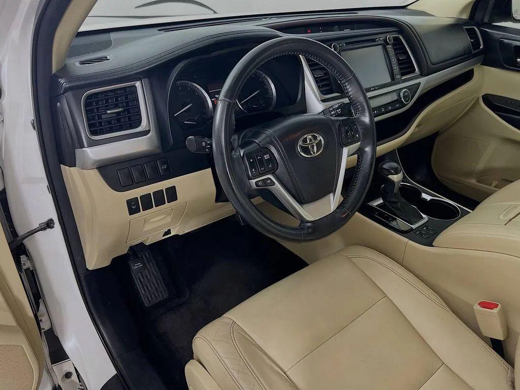 used 2015 Toyota Highlander car, priced at $14,500