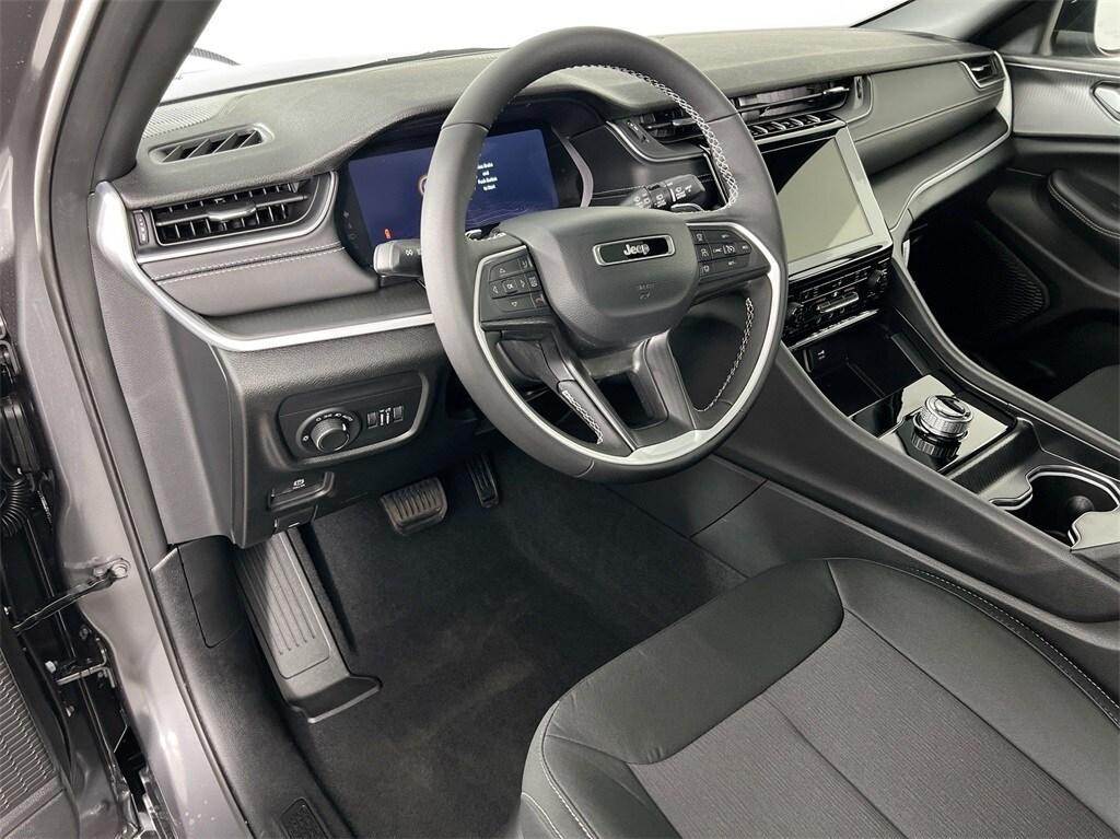 new 2025 Jeep Grand Cherokee car