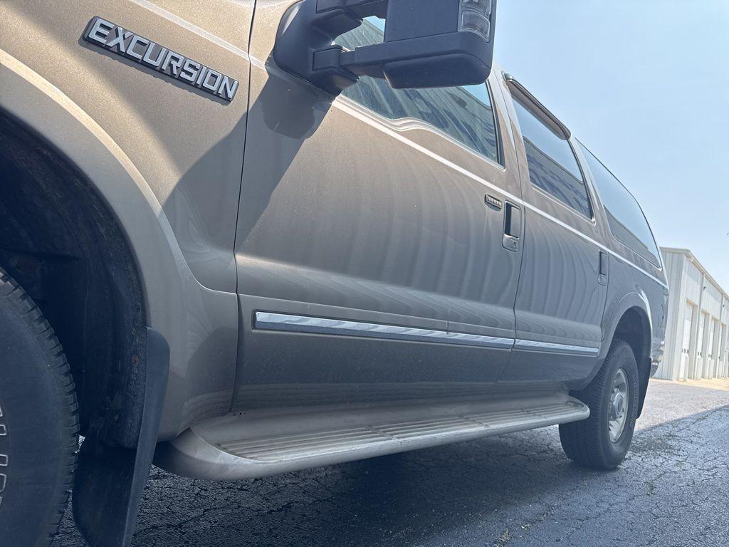 used 2005 Ford Excursion car, priced at $17,000
