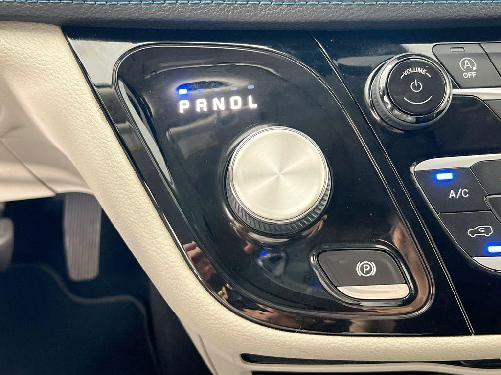 used 2021 Chrysler Pacifica car, priced at $27,500