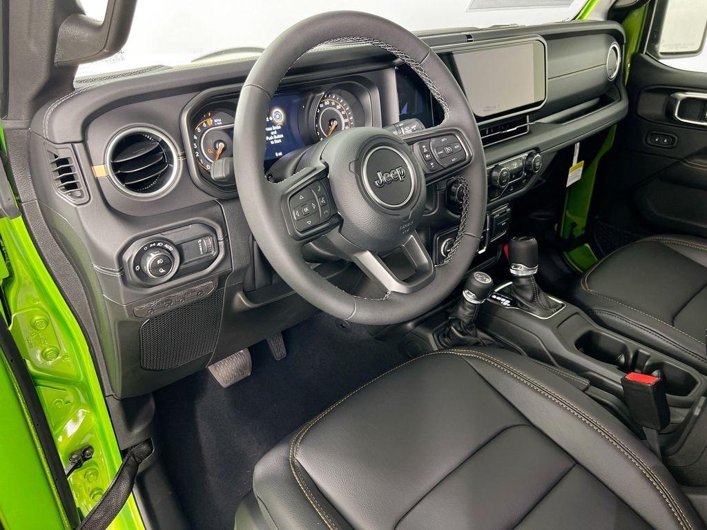 new 2025 Jeep Gladiator car, priced at $45,327