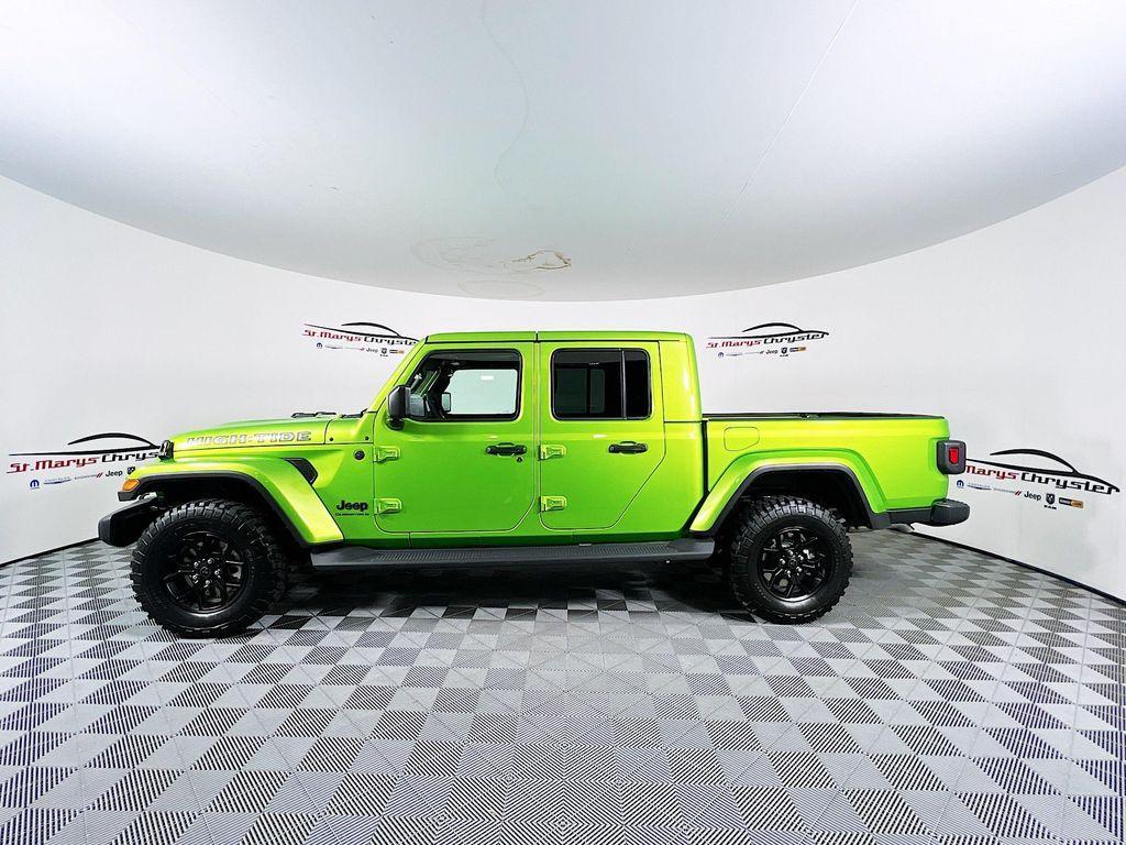new 2025 Jeep Gladiator car, priced at $45,327