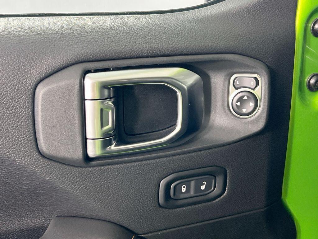 new 2025 Jeep Gladiator car, priced at $45,327