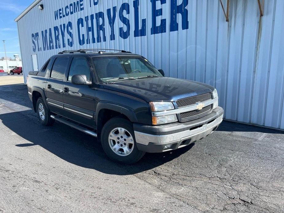 used 2004 Chevrolet Avalanche car, priced at $16,500