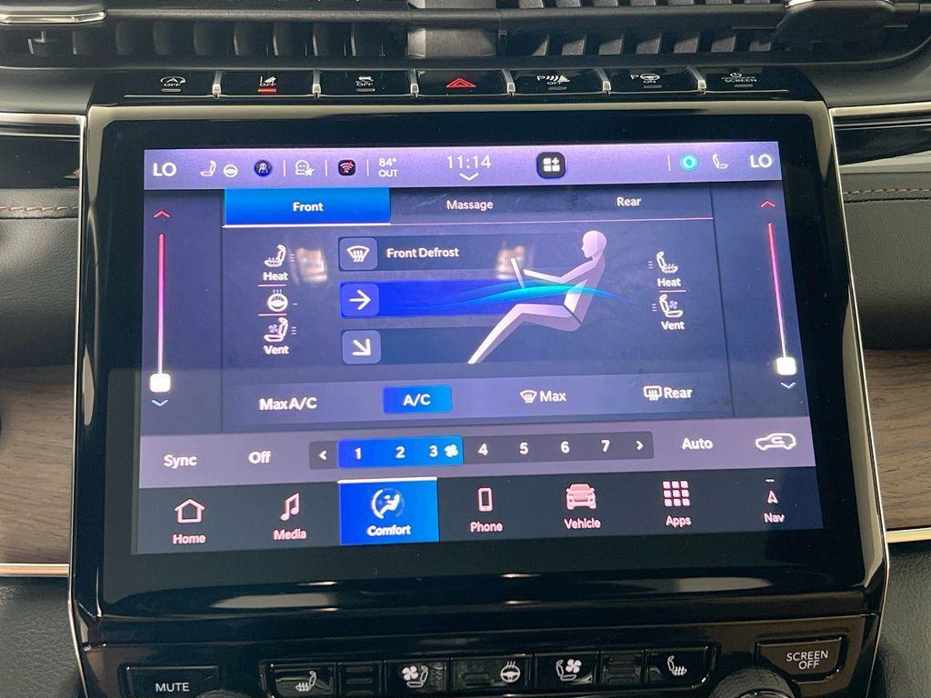 new 2025 Jeep Grand Cherokee car, priced at $58,890