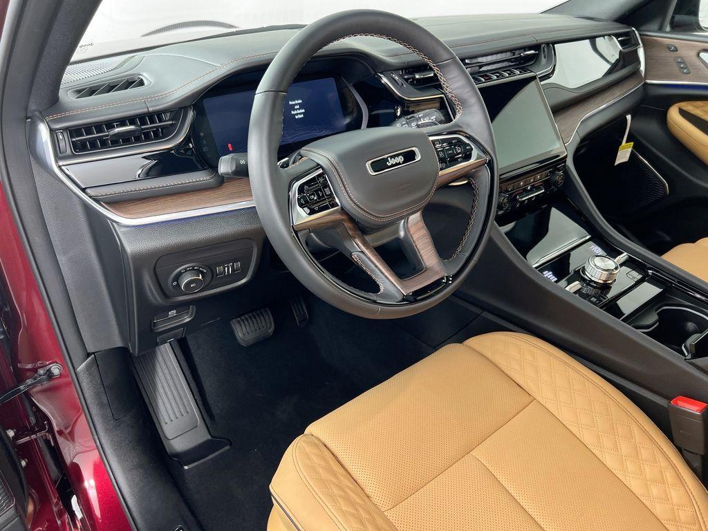 new 2025 Jeep Grand Cherokee car, priced at $58,890