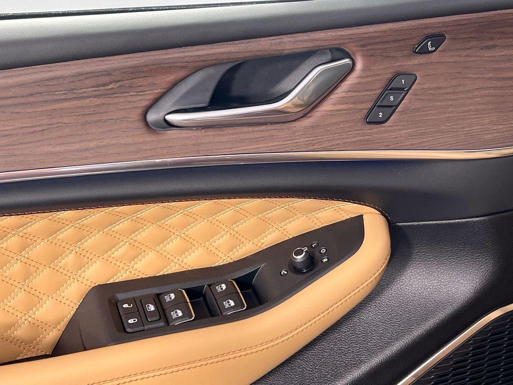 new 2025 Jeep Grand Cherokee car, priced at $58,890