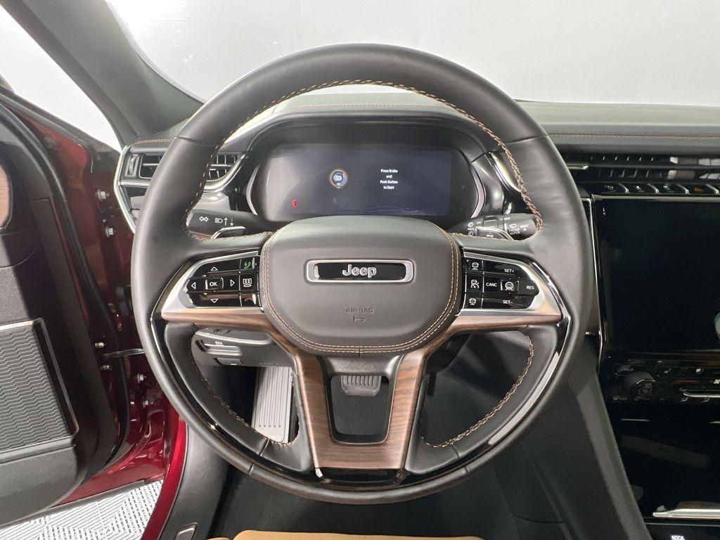 new 2025 Jeep Grand Cherokee car, priced at $58,890