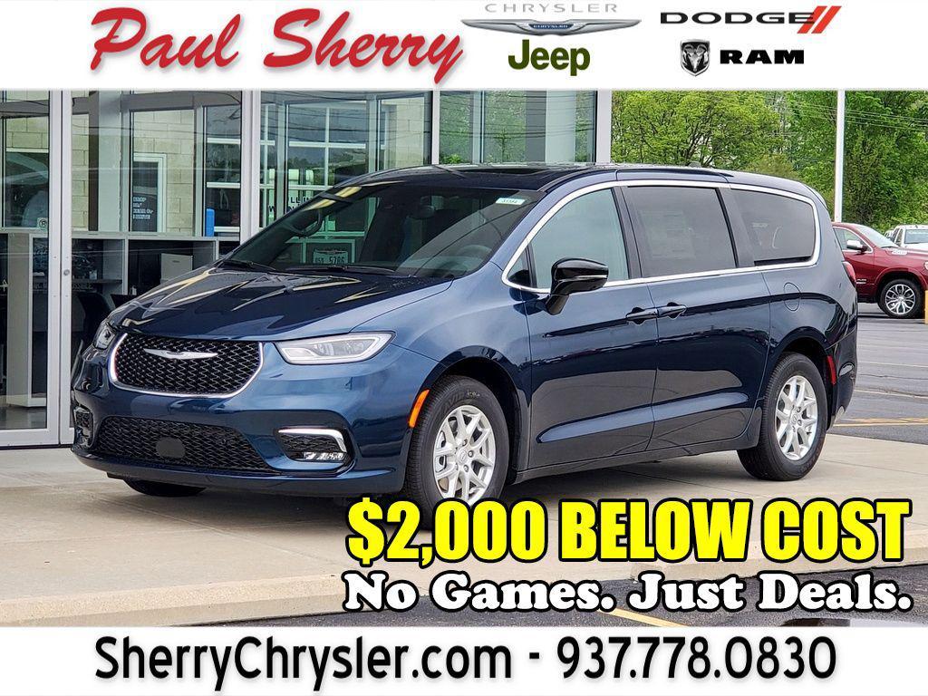 new 2025 Chrysler Pacifica car, priced at $41,604