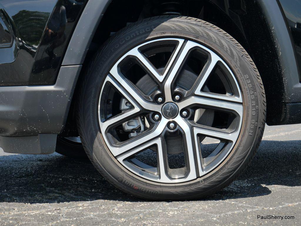 new 2025 Jeep Compass car, priced at $35,495
