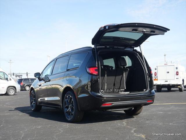 new 2024 Chrysler Pacifica car, priced at $53,995