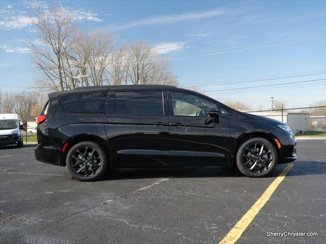 new 2024 Chrysler Pacifica car, priced at $53,995