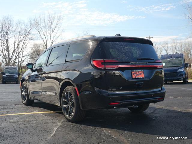 new 2024 Chrysler Pacifica car, priced at $53,995