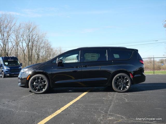 new 2024 Chrysler Pacifica car, priced at $53,995