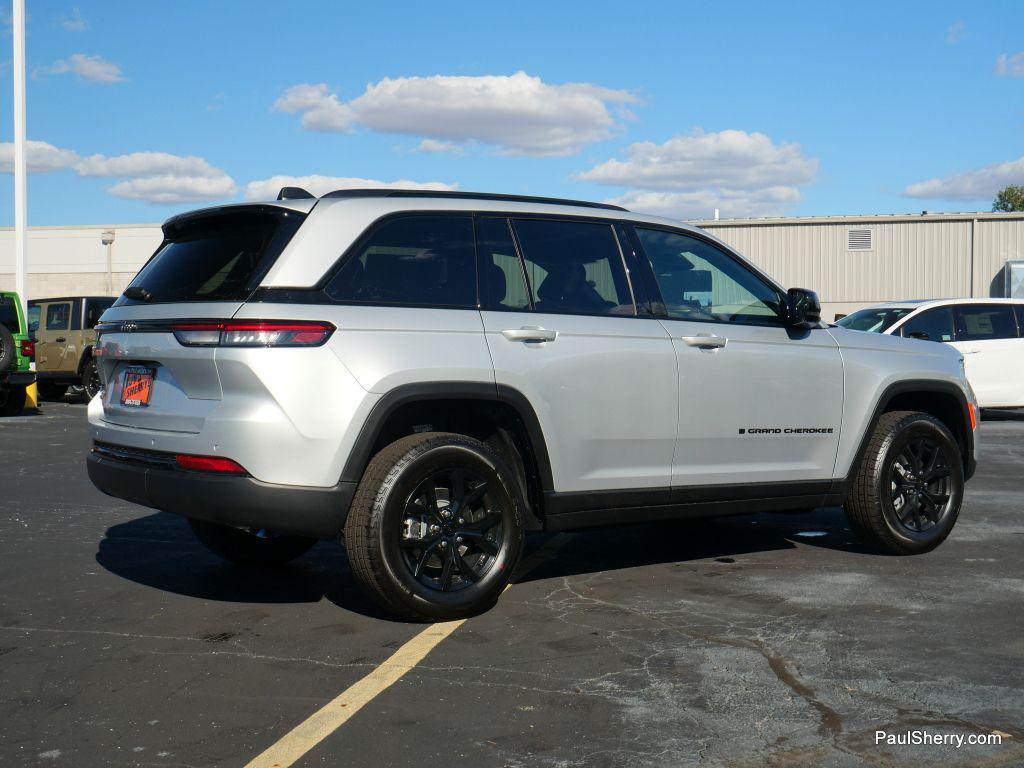 new 2025 Jeep Grand Cherokee car, priced at $40,333