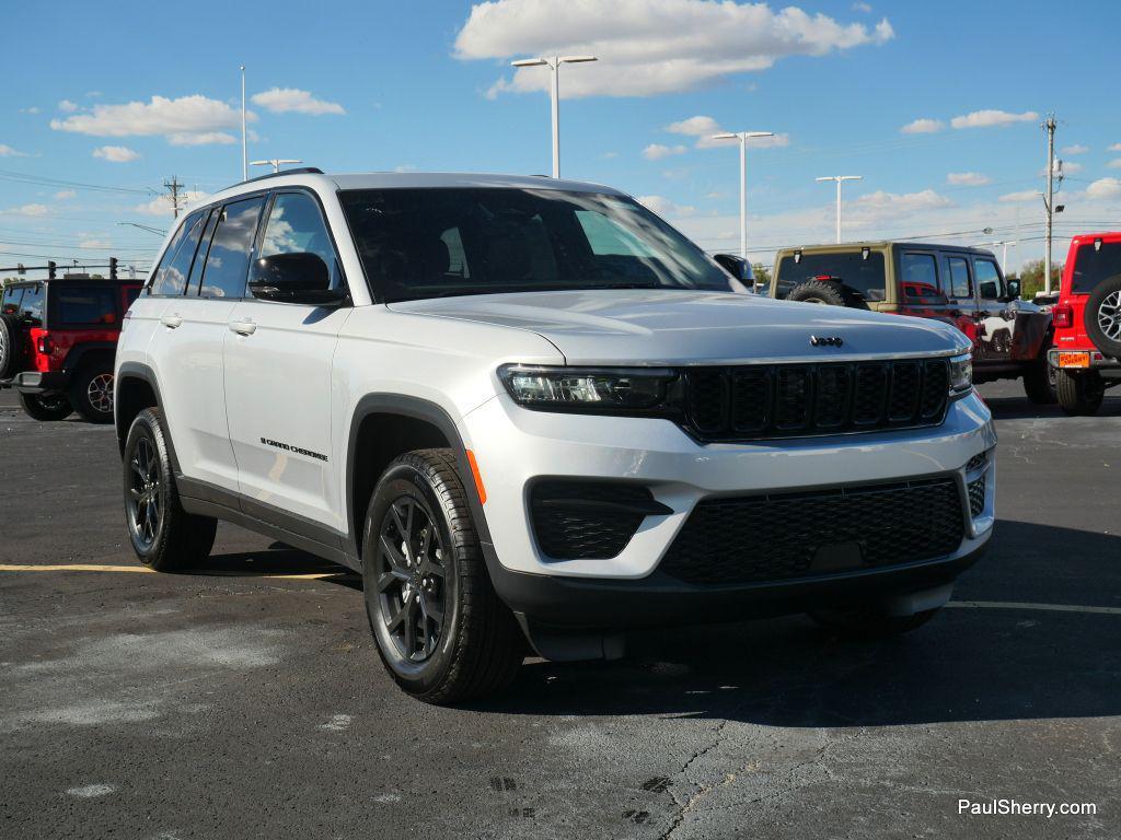 new 2025 Jeep Grand Cherokee car, priced at $40,333