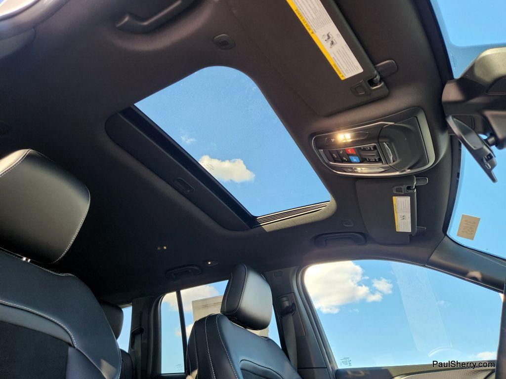 new 2025 Jeep Grand Cherokee car, priced at $40,333