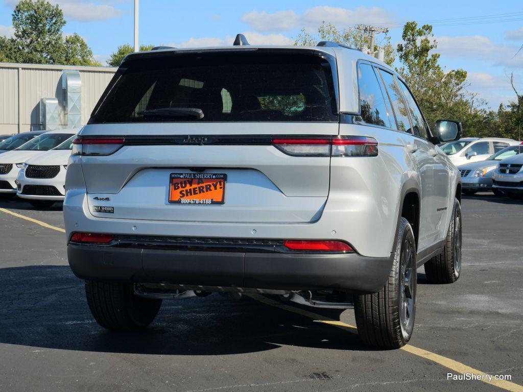 new 2025 Jeep Grand Cherokee car, priced at $40,333
