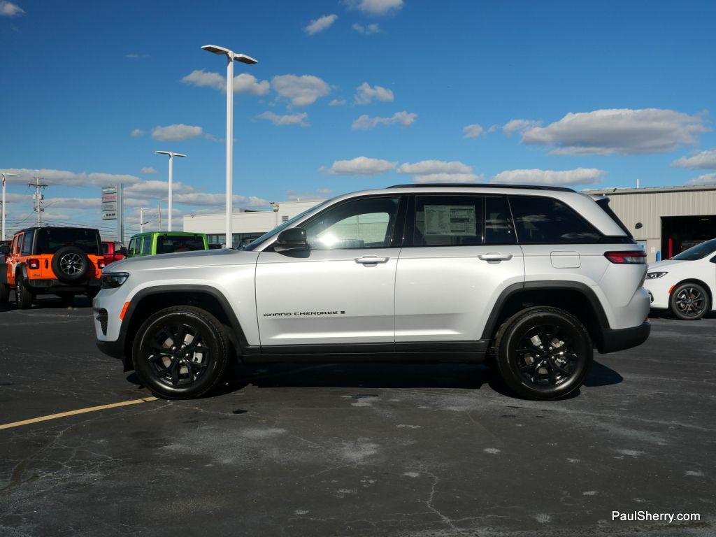 new 2025 Jeep Grand Cherokee car, priced at $40,333