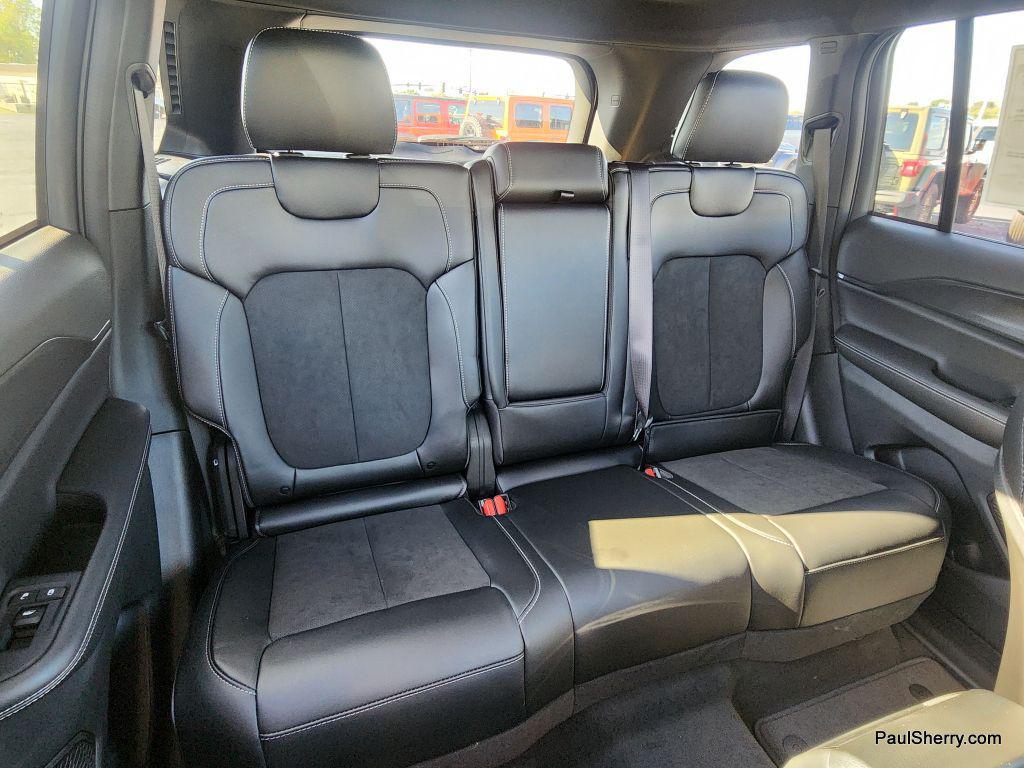 new 2025 Jeep Grand Cherokee car, priced at $40,333