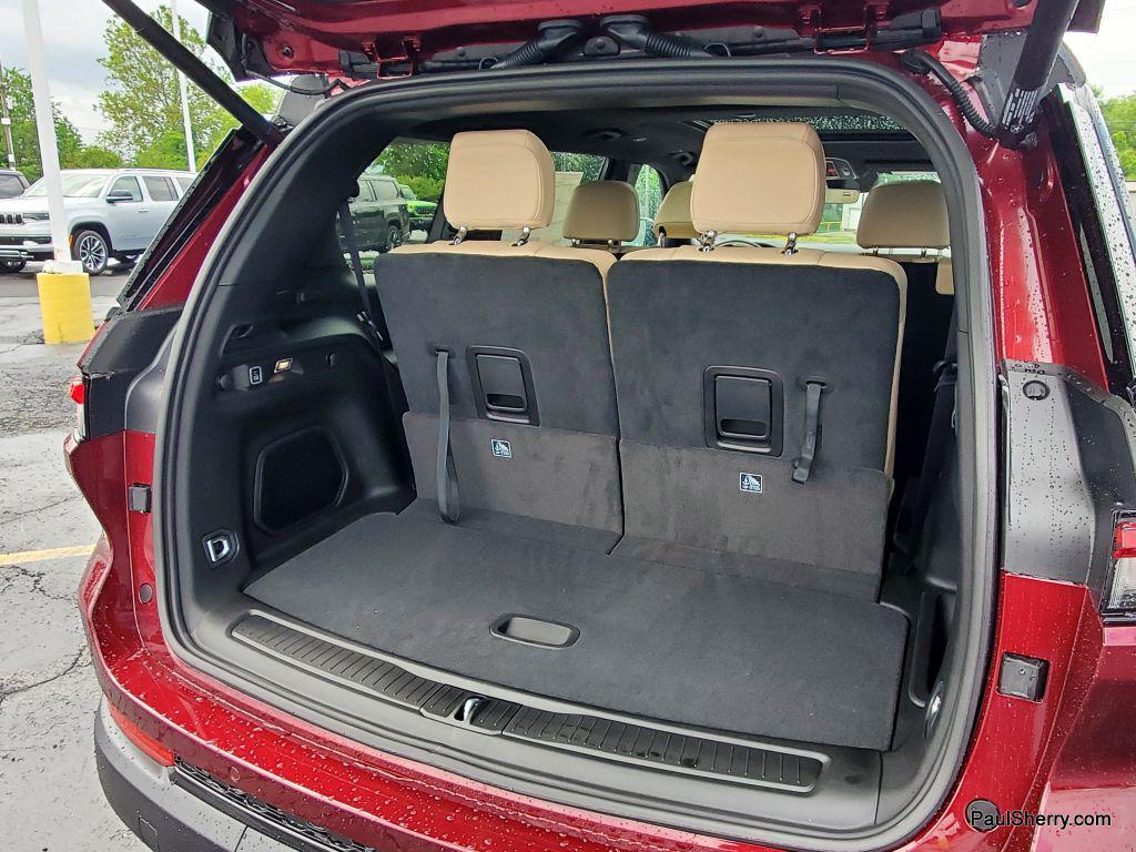 new 2025 Jeep Grand Cherokee L car, priced at $50,606