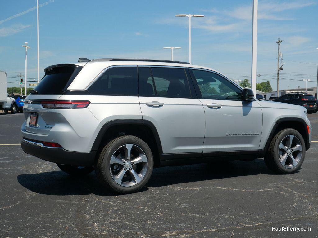 new 2025 Jeep Grand Cherokee car, priced at $50,495
