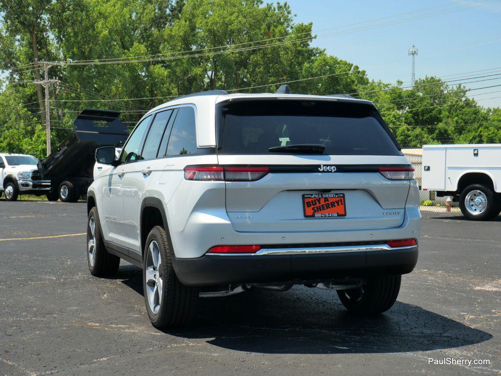 new 2025 Jeep Grand Cherokee car, priced at $50,495