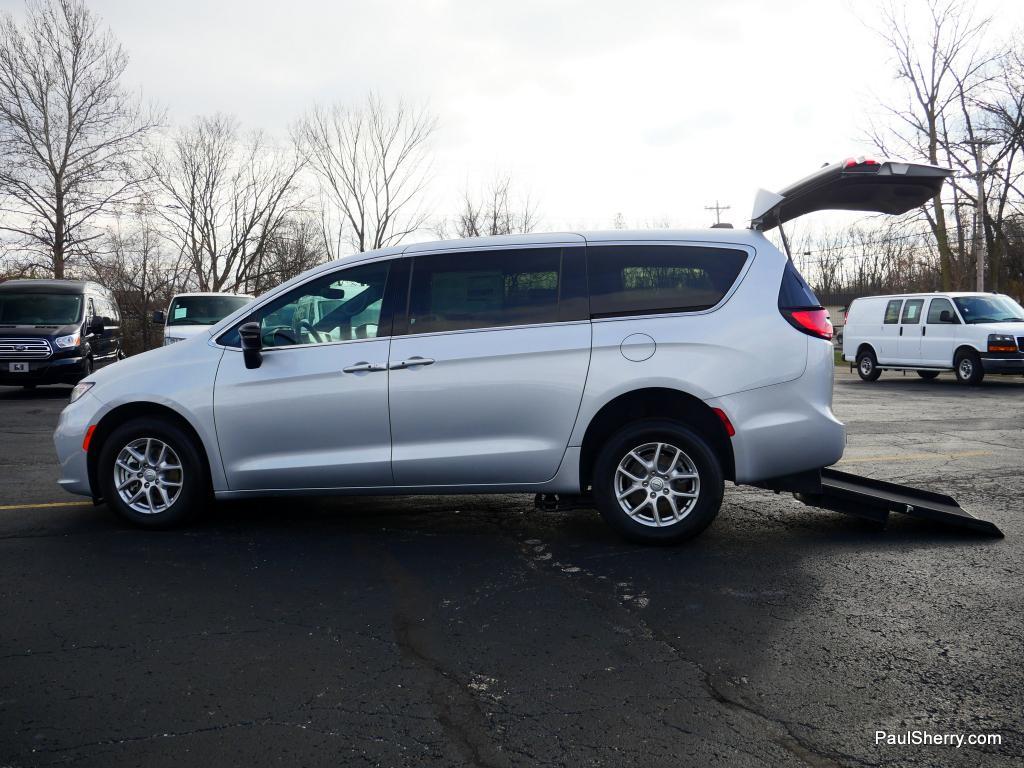 new 2026 Chrysler Pacifica car, priced at $62,995