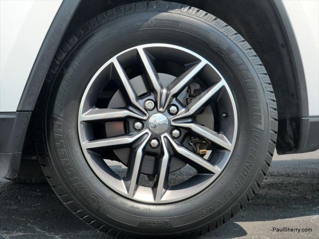 used 2017 Jeep Grand Cherokee car, priced at $12,758
