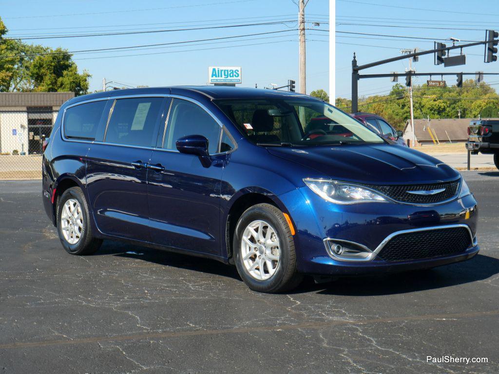 used 2020 Chrysler Pacifica car, priced at $17,399