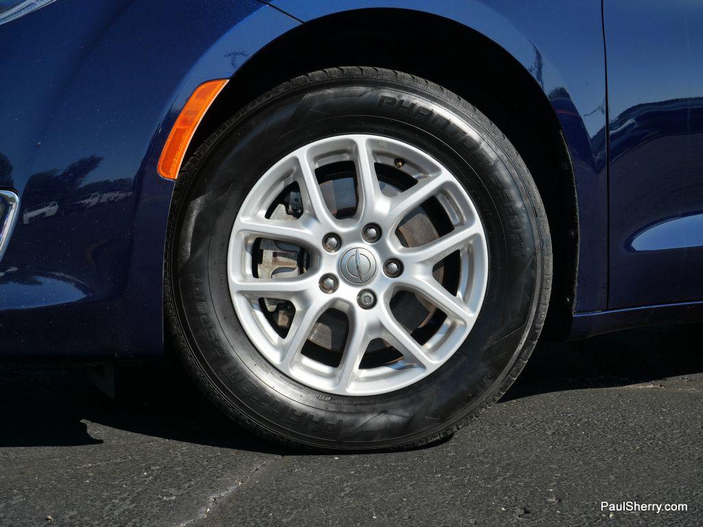 used 2020 Chrysler Pacifica car, priced at $17,399