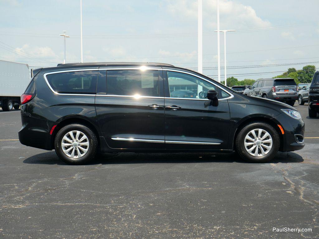 used 2017 Chrysler Pacifica car, priced at $11,995