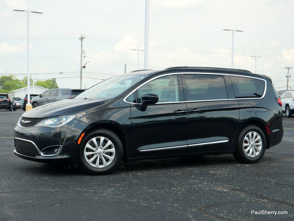 used 2017 Chrysler Pacifica car, priced at $11,995