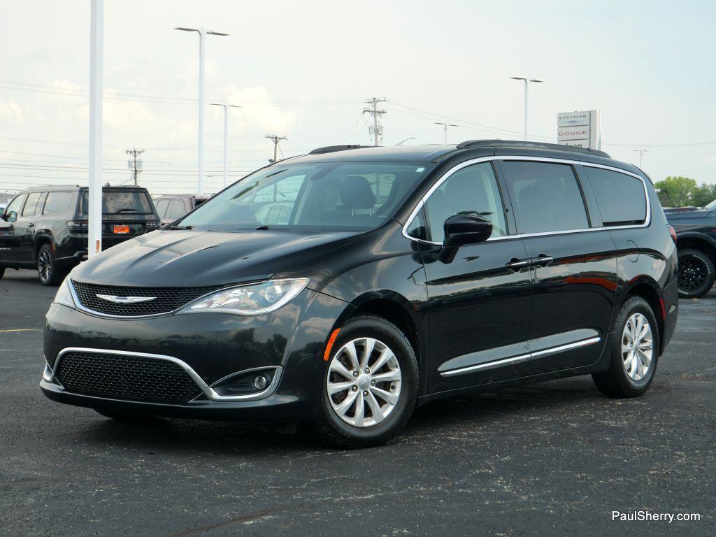 used 2017 Chrysler Pacifica car, priced at $11,995