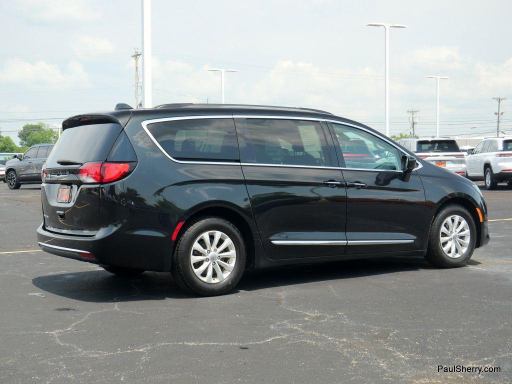 used 2017 Chrysler Pacifica car, priced at $11,995