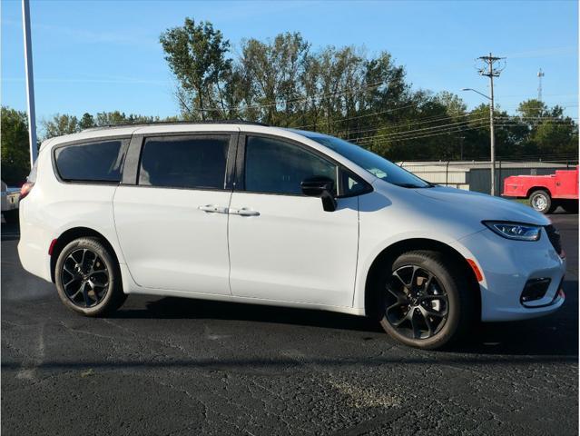 new 2024 Chrysler Pacifica car, priced at $48,495