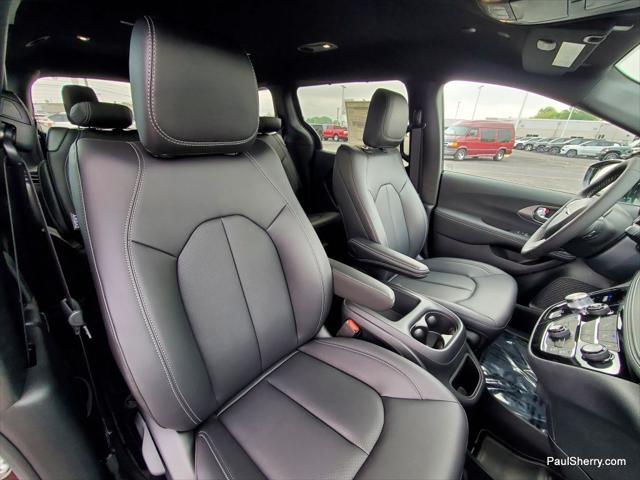 new 2025 Chrysler Pacifica car, priced at $41,995