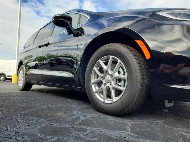 new 2025 Chrysler Pacifica car, priced at $42,495