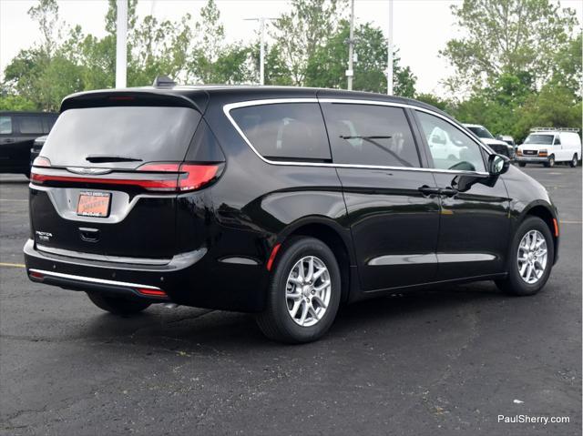 new 2025 Chrysler Pacifica car, priced at $41,995