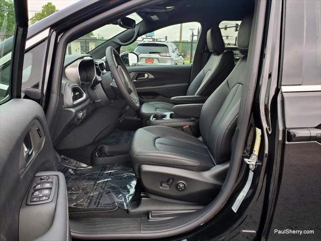 new 2025 Chrysler Pacifica car, priced at $41,995