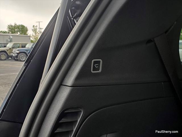 new 2025 Chrysler Pacifica car, priced at $41,995